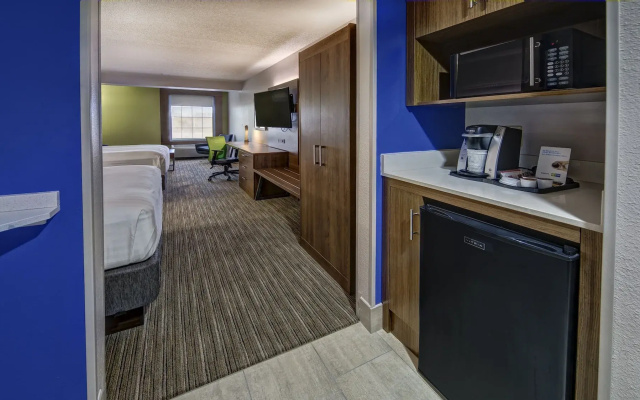Holiday Inn Express & Suites Crossville by IHG