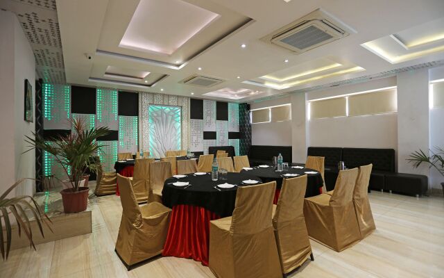 OYO 8561 Hotel Sun Park