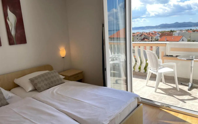 Rooms and Apartments Ana