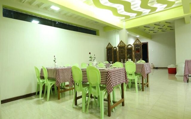 Luxer Deluxe Hotel