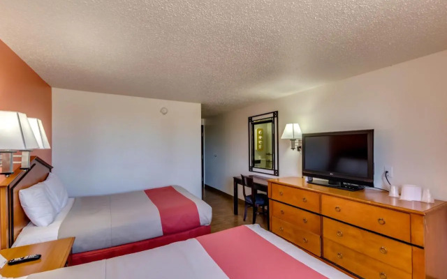 Super 8 Albert Lea Mn