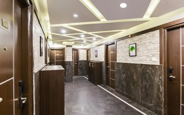 Oyo 30525 Dwarka Grand