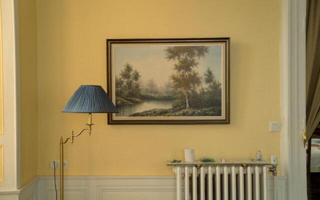 Escapade Place Voltaire