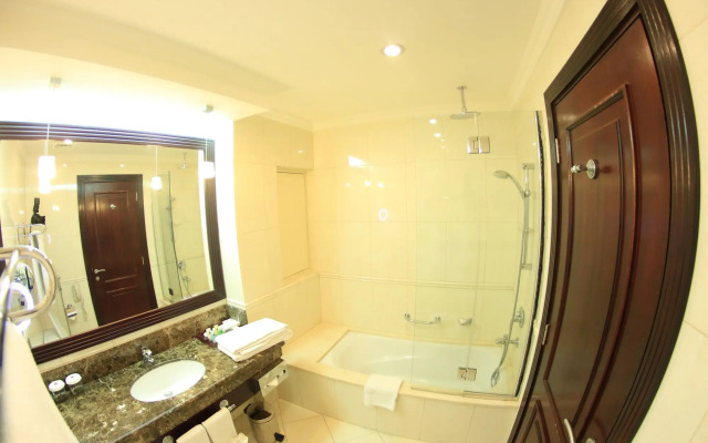 Отель Grand Regal Hotel