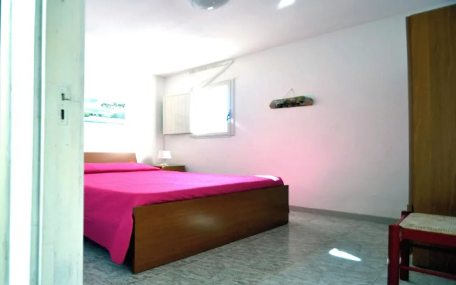 Alba Two-room Air-conditioned Holiday Home for 4 Guests