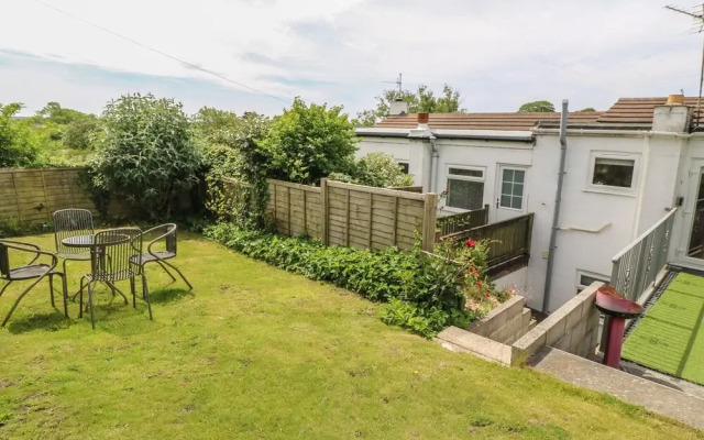 2 Riverside Cottages