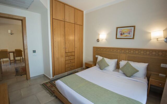 Eagles Downtown Zahabia & Beach Resort