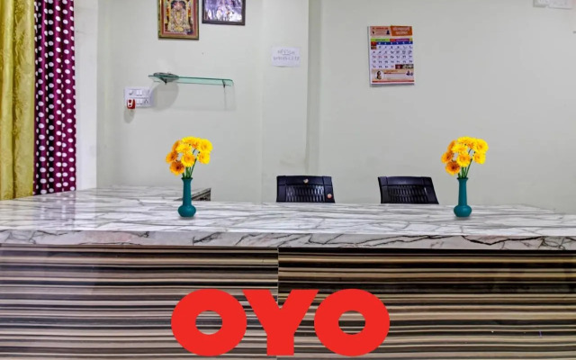 Oyo Flagship 93139 Green Lodging And Boarding