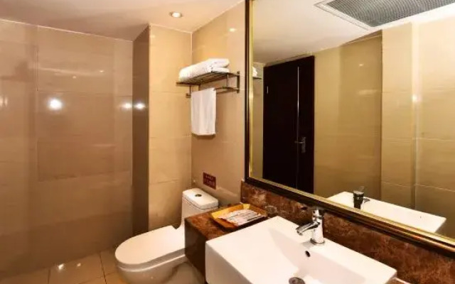 Ripple Hotel (Chengdu Shuhan East Road Yipin Tianxia Metro Station)