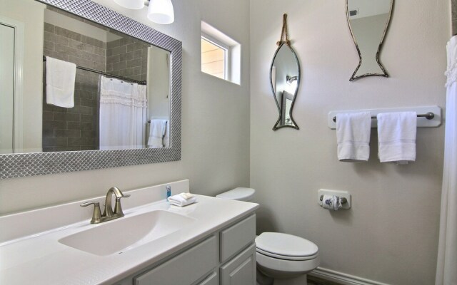 Wakiki Beach BSC304 by RedAwning