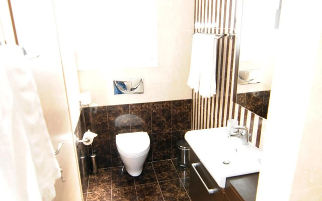 Zeus Hotel