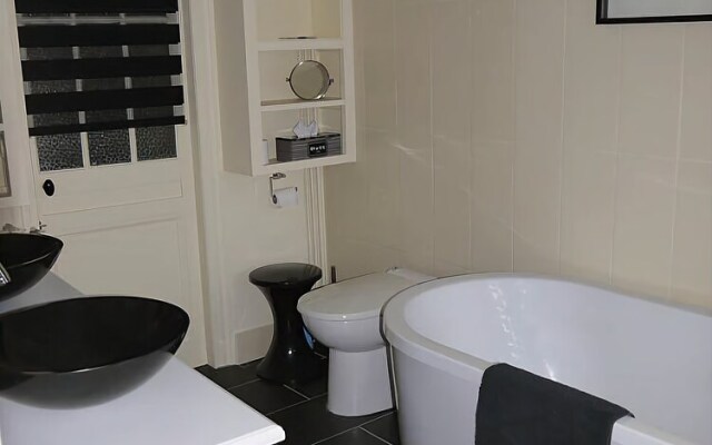 Au Bonheur De Jeanne