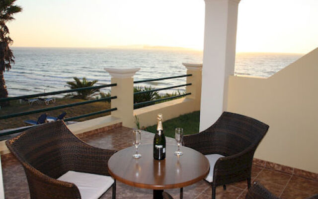 Paralia Luxury Suites