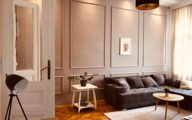 Room 44