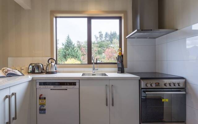 Distinctive Mountain View Spacious Home