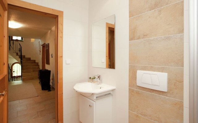 Beautiful Apartment in Otz With Garden