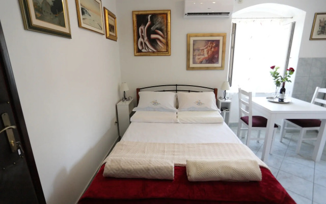Golden Gate Rooms