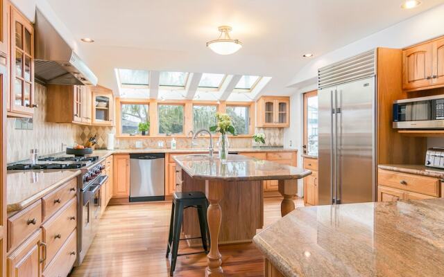 2462 Pierpont Blvd Home