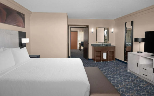Embassy Suites by Hilton Phoenix Biltmore