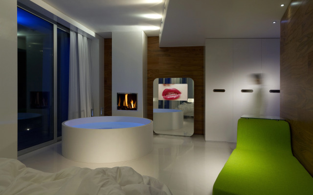 i-Suite Hotel