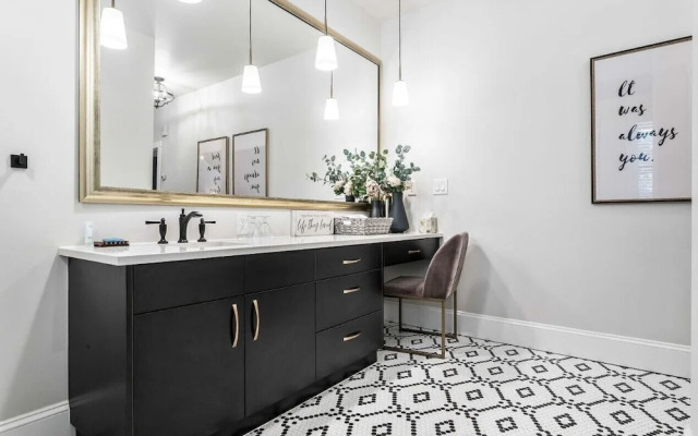 The Inn On Officers Garden