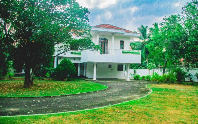 white palace residence
