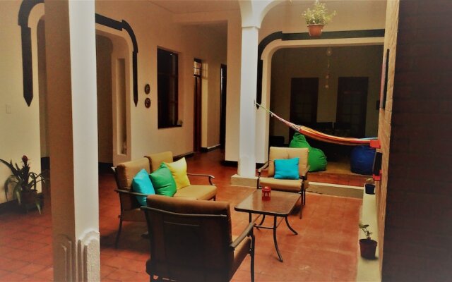 Tikay Cafe Hostel