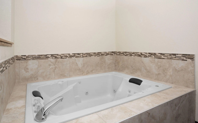 AmericInn by Wyndham Mount Pleasant