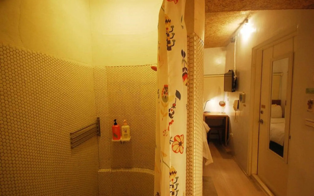 Orange Moon Inn