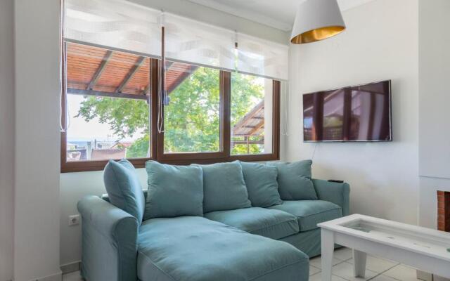 Villa Kristin 2 - Great Location, Sea Views, BBQ
