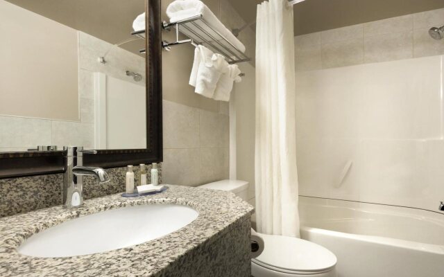 Travelodge by Wyndham Lethbridge