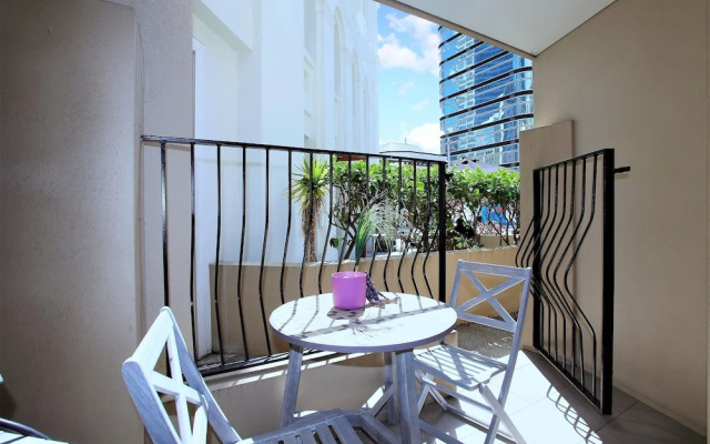 Beautiful Apartment With Patio