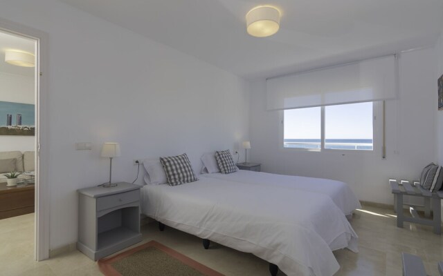 Frontline Duplex With Paradisiacal Views
