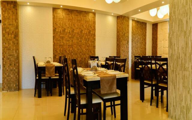 OYO 6645 Hotel Sapphire