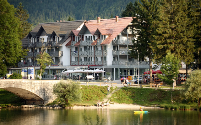 Hotel Jezero