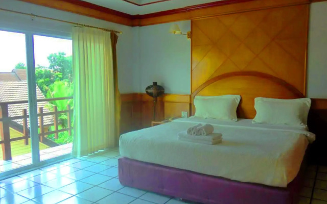 Thong Paeka Hotel