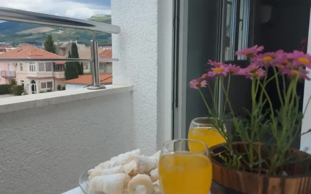 Apartments Karadza