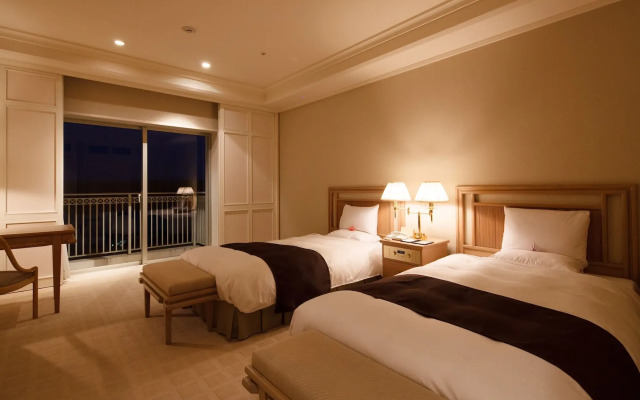 Okura Akademia Park Hotel