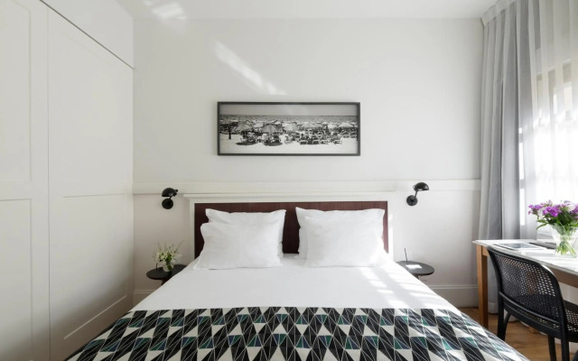 Lily & Bloom Hotel