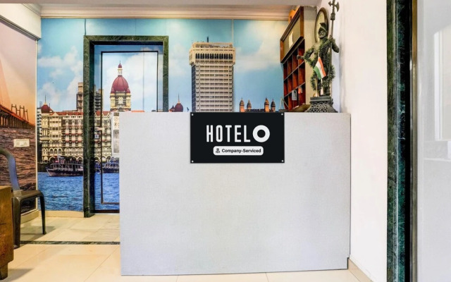 Cozy Deluxe Room Near Juhu Beach Mumbai