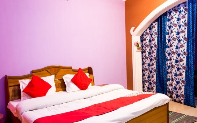 OYO 13881 Home Majestic Hill View 1BHK Naddi