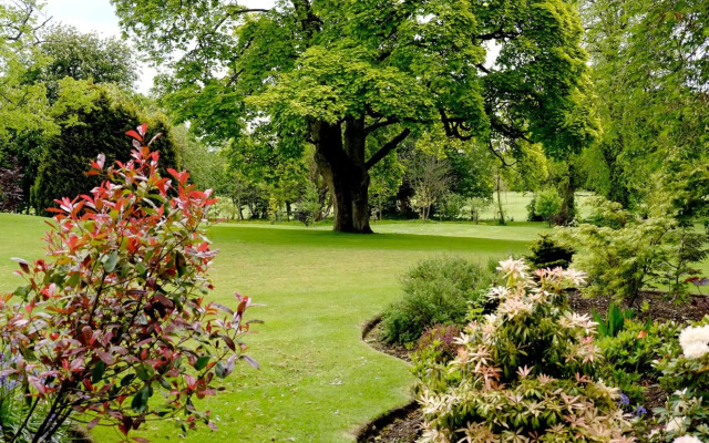 Macdonald Houstoun House