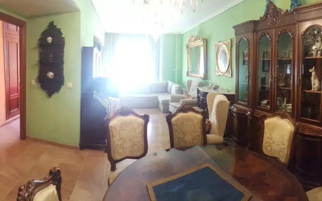 Piso junto a Jardines de la Victoria y Renfe