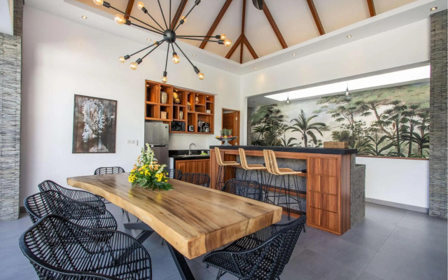 Fabulous Private Villa 4 BR Canggu w staff