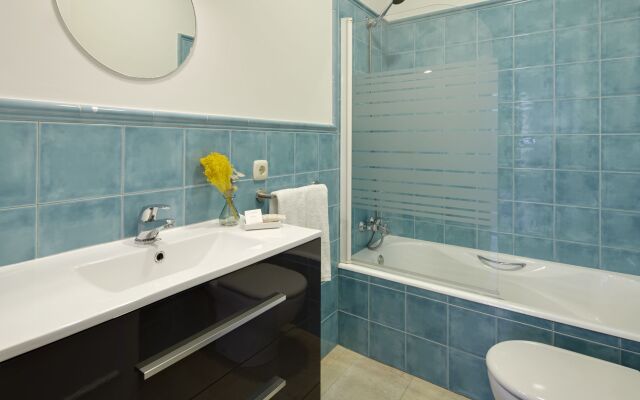 Zubiri Plaza Apartment by FeelFree Rentals