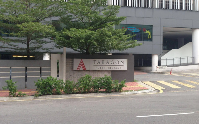 Luxury Service Suite At Taragon KL