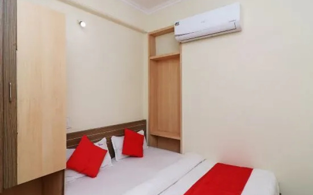 OYO 27866 Hotel Gud Stay
