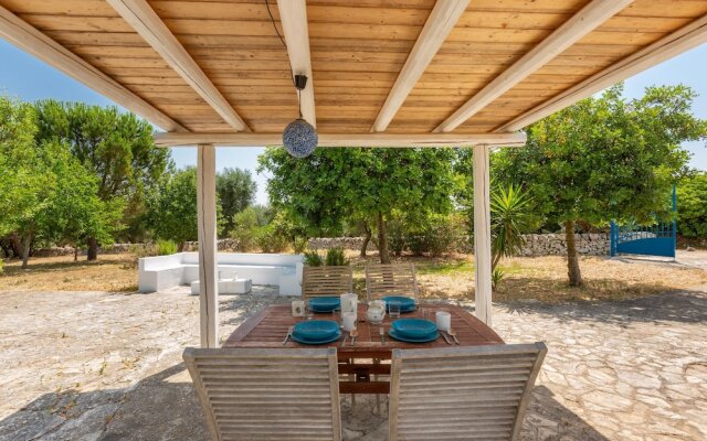 2496 Trullo Chiaro di Luna by Perle di Puglia