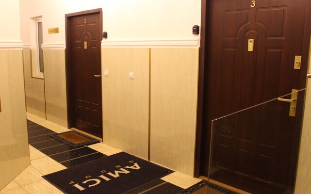 Amici Apartments