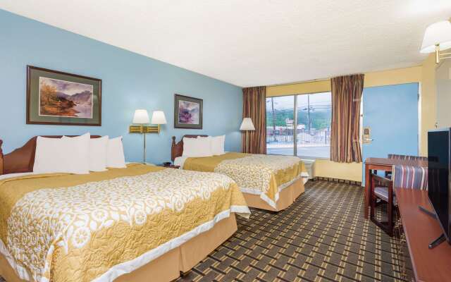 Days Inn by Wyndham Clayton